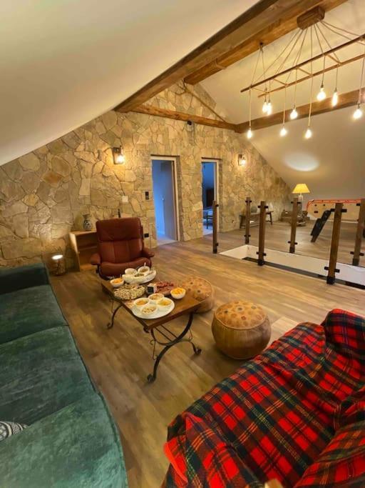 Gite Confort 15 Couchages, Vue Panoramique Montagne Hautes Alpes, Terrasses Embrun Exteriör bild