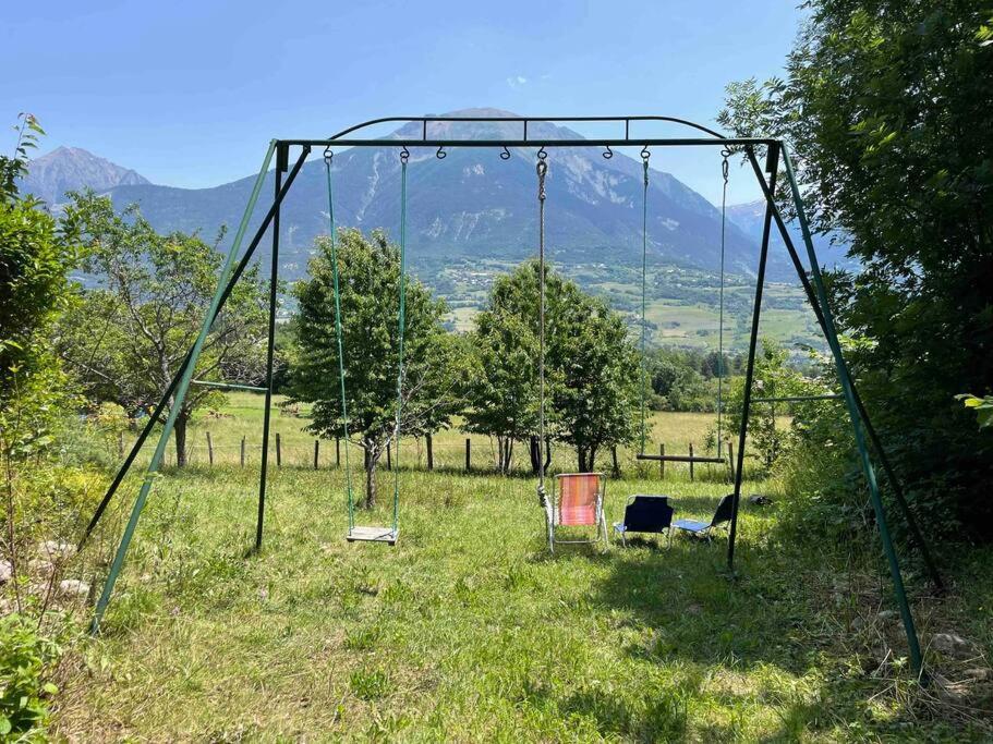 Gite Confort 15 Couchages, Vue Panoramique Montagne Hautes Alpes, Terrasses Embrun Exteriör bild