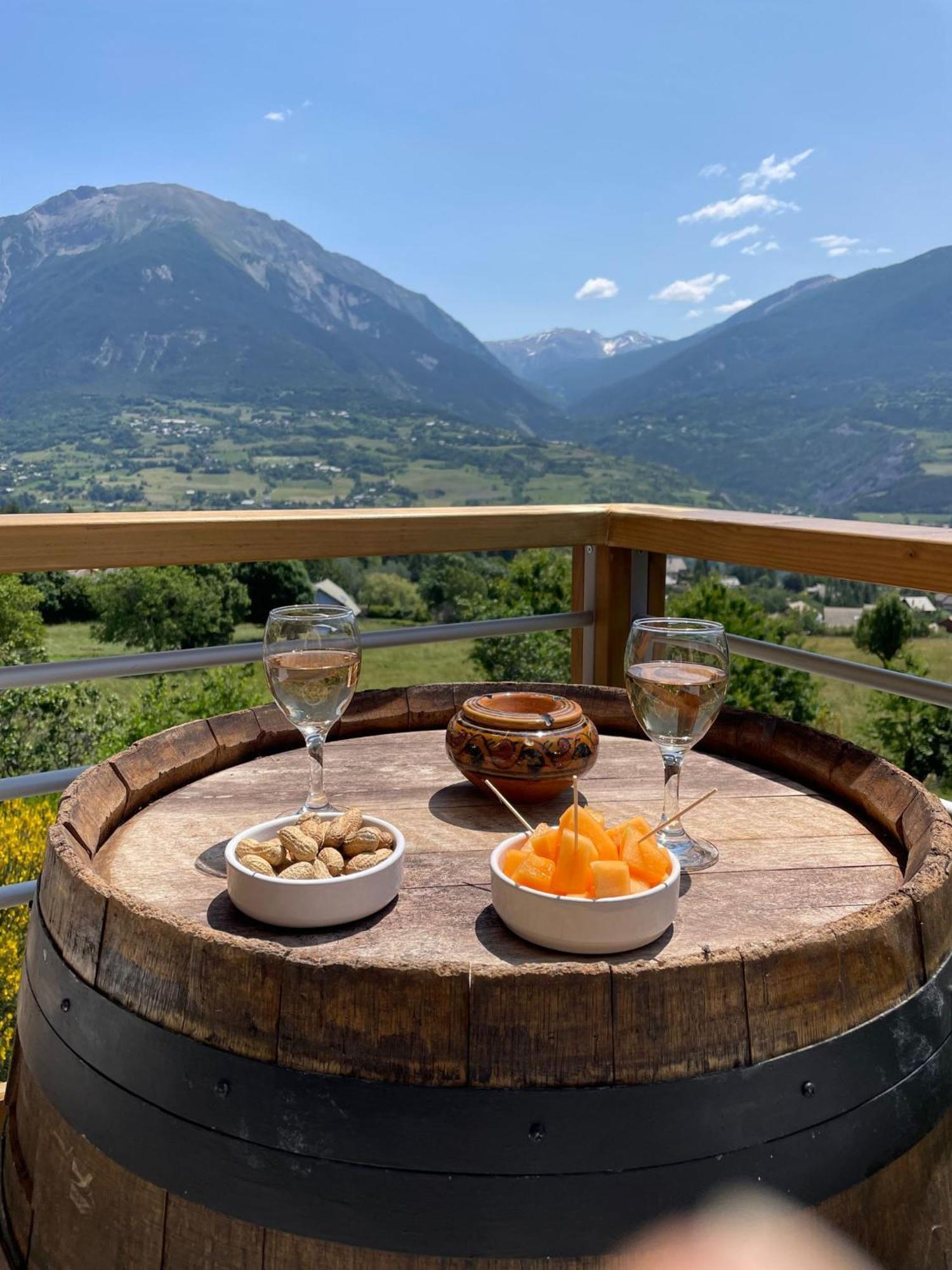 Gite Confort 15 Couchages, Vue Panoramique Montagne Hautes Alpes, Terrasses Embrun Exteriör bild