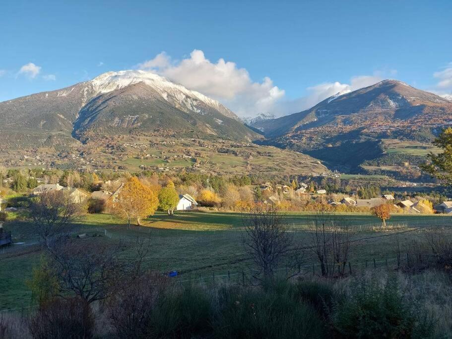 Gite Confort 15 Couchages, Vue Panoramique Montagne Hautes Alpes, Terrasses Embrun Exteriör bild