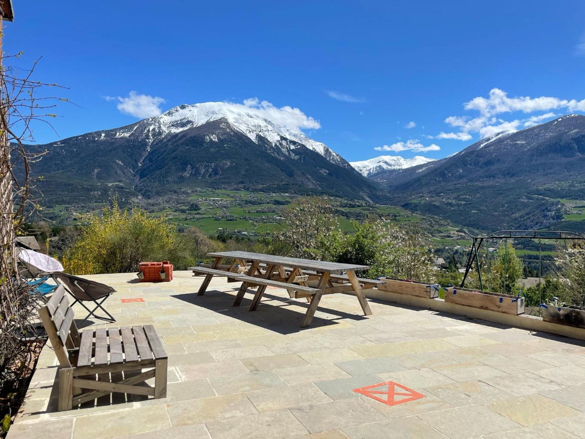 Gite Confort 15 Couchages, Vue Panoramique Montagne Hautes Alpes, Terrasses Embrun Exteriör bild