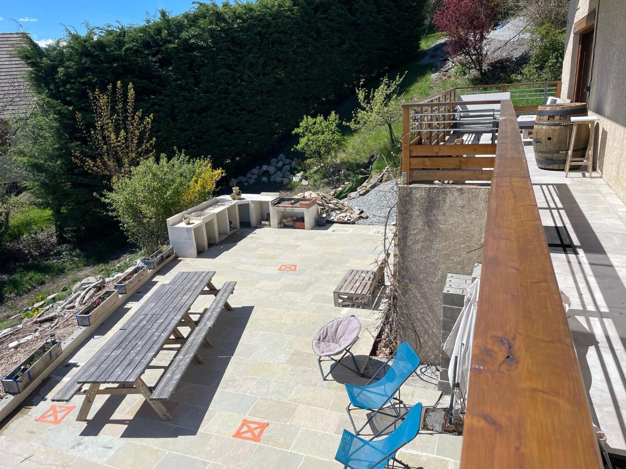Gite Confort 15 Couchages, Vue Panoramique Montagne Hautes Alpes, Terrasses Embrun Exteriör bild