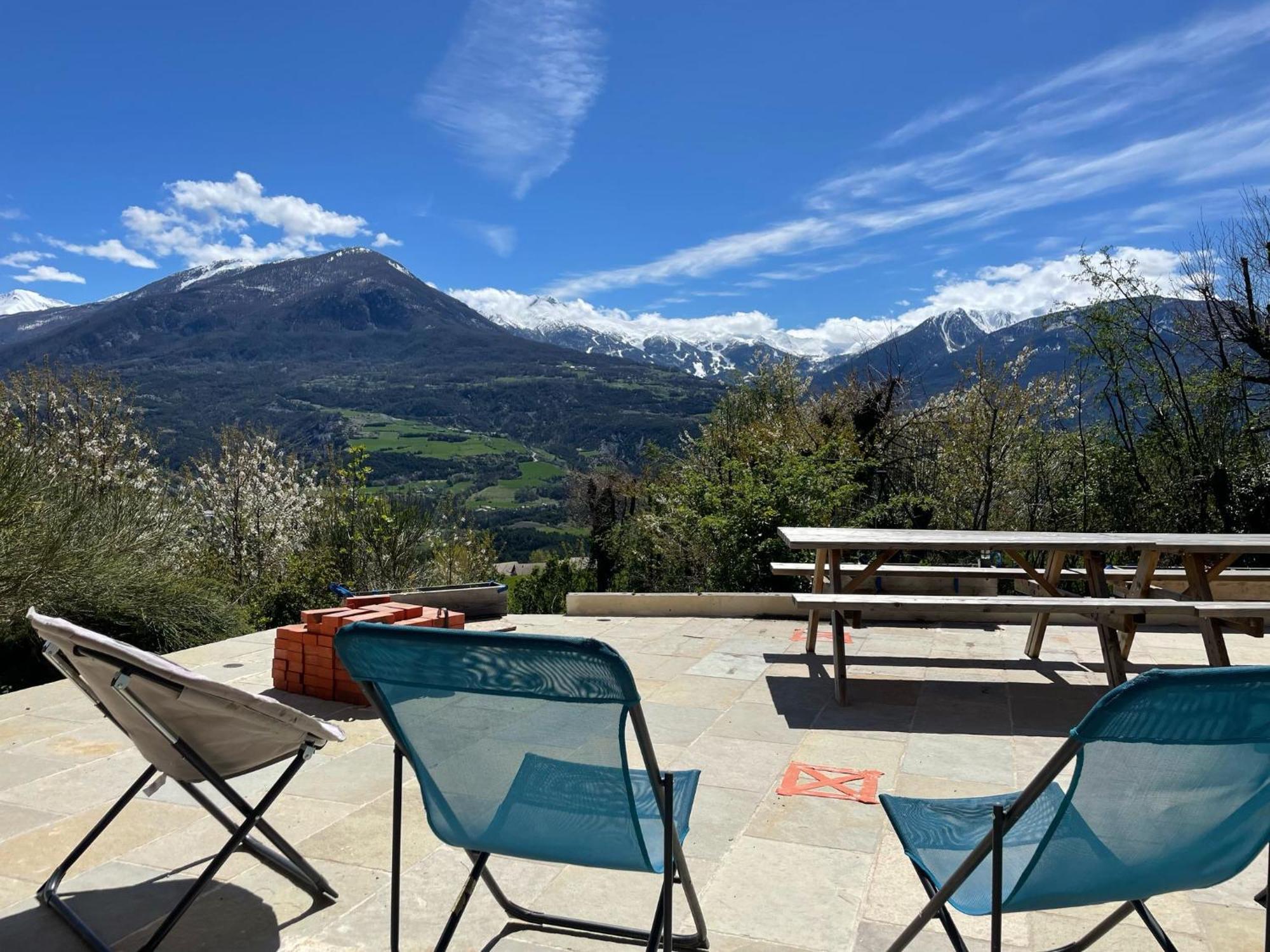 Gite Confort 15 Couchages, Vue Panoramique Montagne Hautes Alpes, Terrasses Embrun Exteriör bild